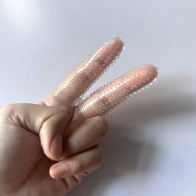 Bao Cao Su Đeo Ngón Tay Gân Gai Phục Vụ Chị Em Lên Đỉnh ( 3 Chiếc )