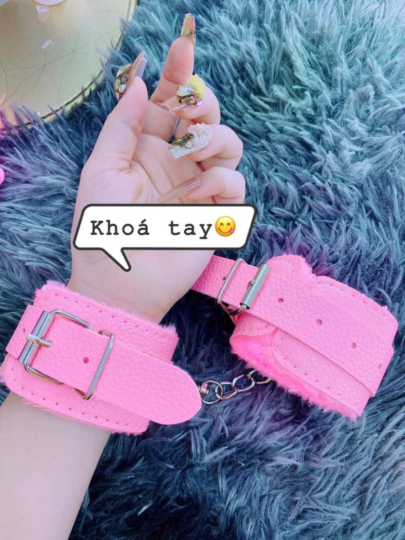 Còng Tay Chân Bạo Dâm BDSM Bằng Da Lót Lông Mềm Mịn