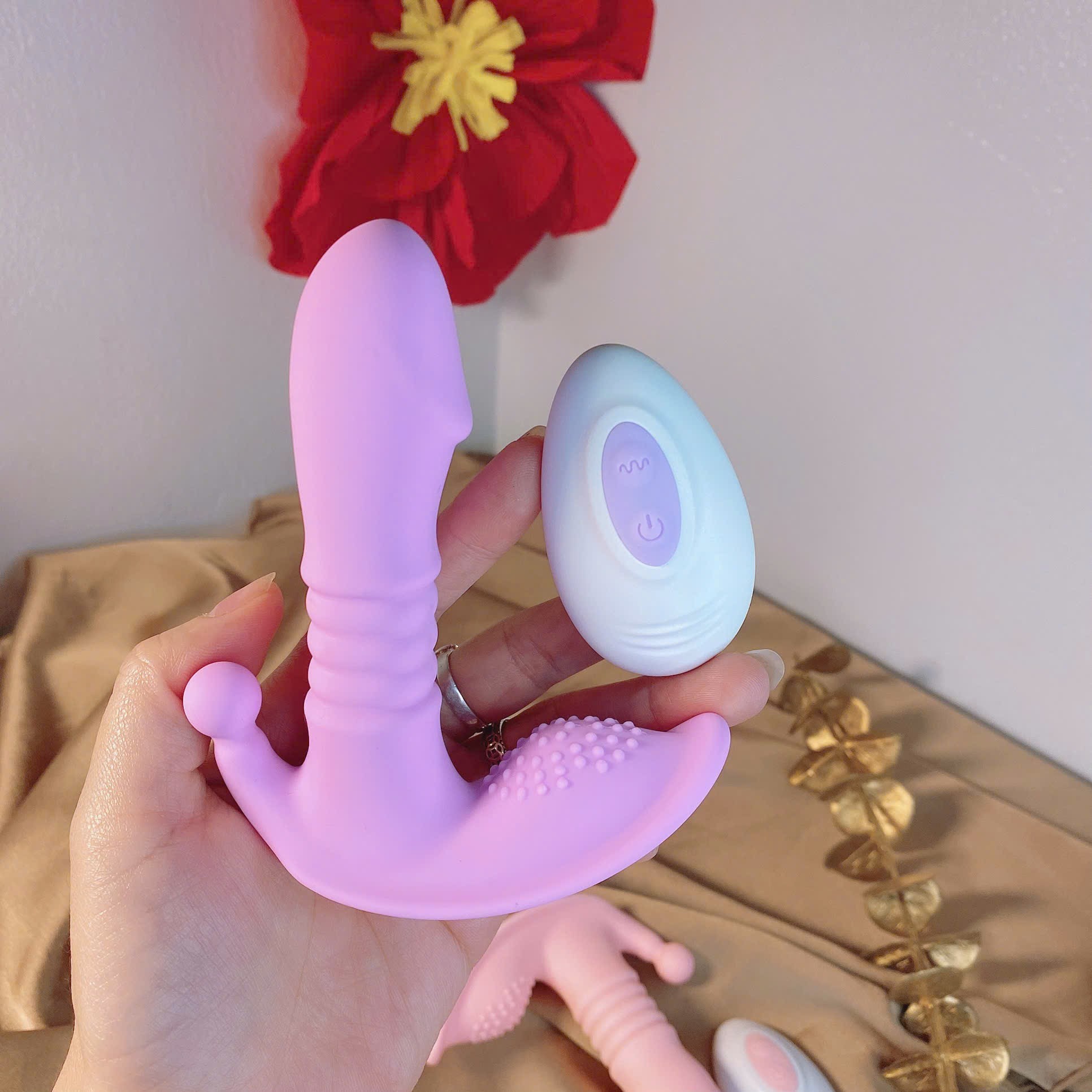 Trứng Rung Điều Khiển Từ Xa Kèm Lưỡi Và Gai Kích Thích Trứng Rung Điều Khiển Từ Xa Kèm Lưỡi Và Gai Kích Thích