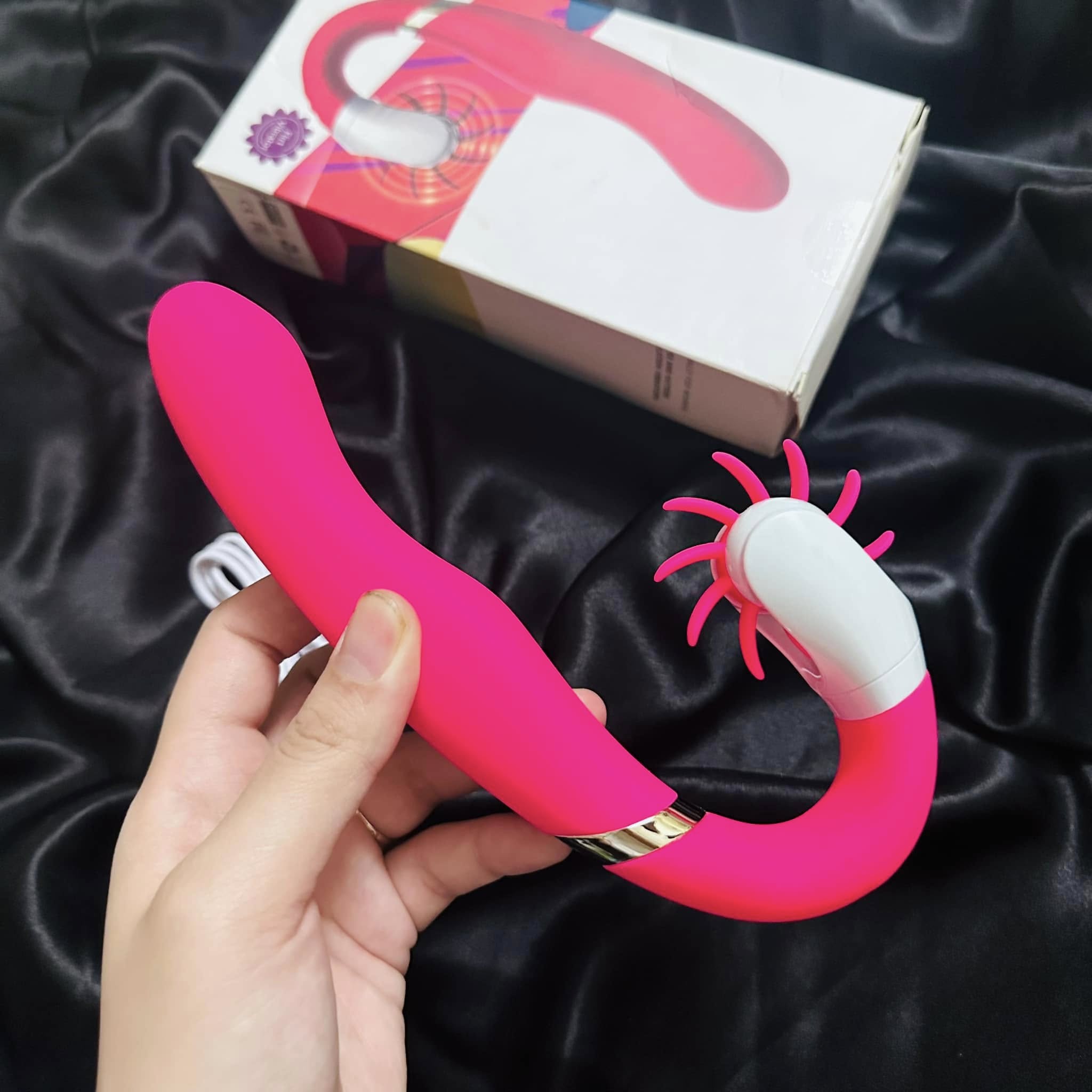 Trứng Rung Điều Khiển Từ Xa Kèm Lưỡi Và Gai Kích Thích Trứng Rung Điều Khiển Từ Xa Kèm Lưỡi Và Gai Kích Thích