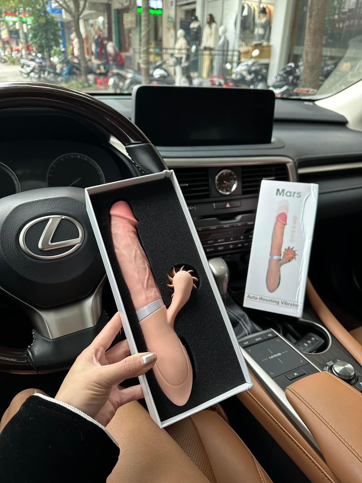 Trứng Rung Điều Khiển Từ Xa Kèm Lưỡi Và Gai Kích Thích Trứng Rung Điều Khiển Từ Xa Kèm Lưỡi Và Gai Kích Thích