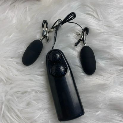 Trứng Rung Điều Khiển Từ Xa Kèm Lưỡi Và Gai Kích Thích Trứng Rung Điều Khiển Từ Xa Kèm Lưỡi Và Gai Kích Thích