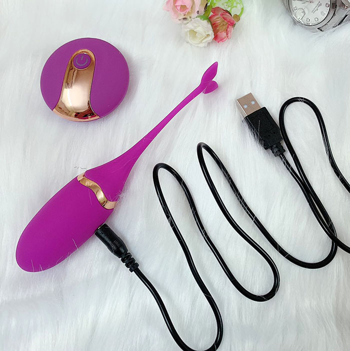 Trứng Rung Điều Khiển Từ Xa Kèm Lưỡi Và Gai Kích Thích Trứng Rung Điều Khiển Từ Xa Kèm Lưỡi Và Gai Kích Thích