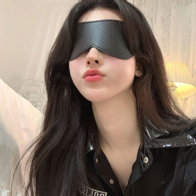 bịt mắt bạo dâm bdsm