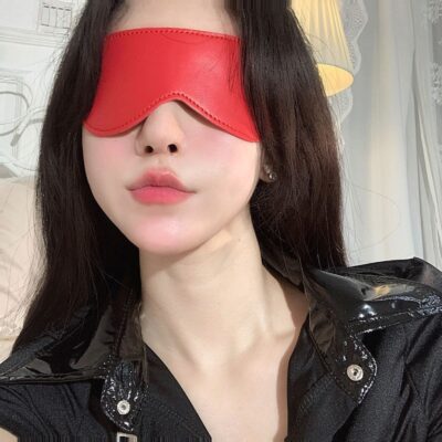 bịt mắt bạo dâm bdsm